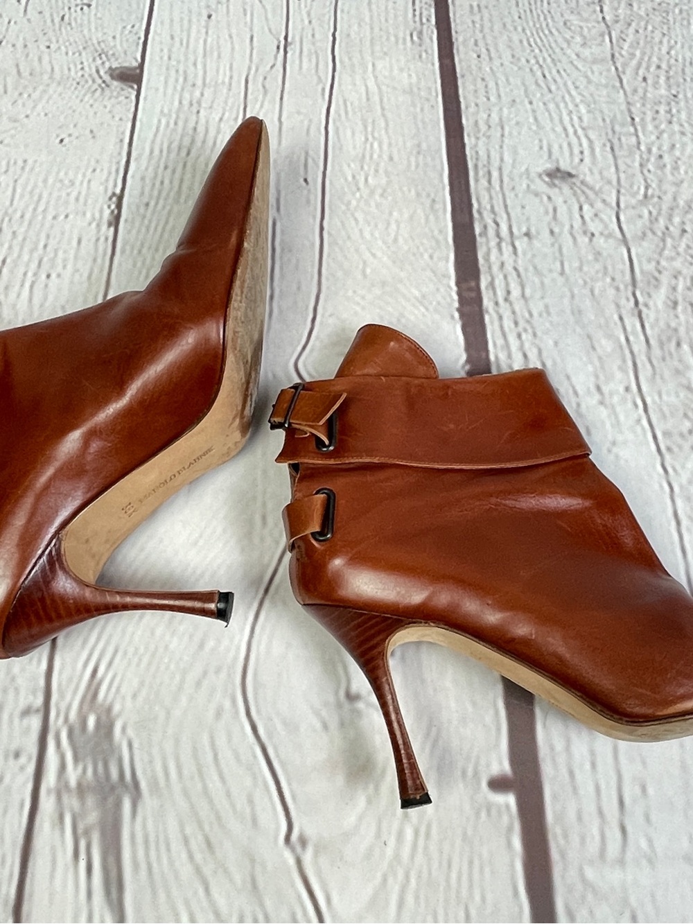MANOLO BLAHNIK authentic brown leather pointed-toe stiletto ankle boots, sz 38.5 - Picture 9 of 12